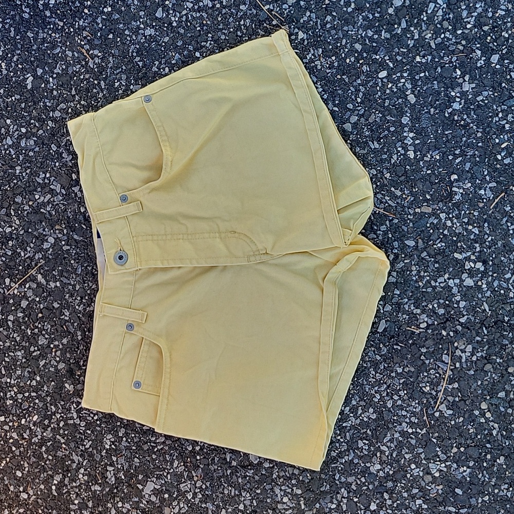 GAP VINTAGE JEANS YELLOW SHORTS - PERFECT FOR SUMMER